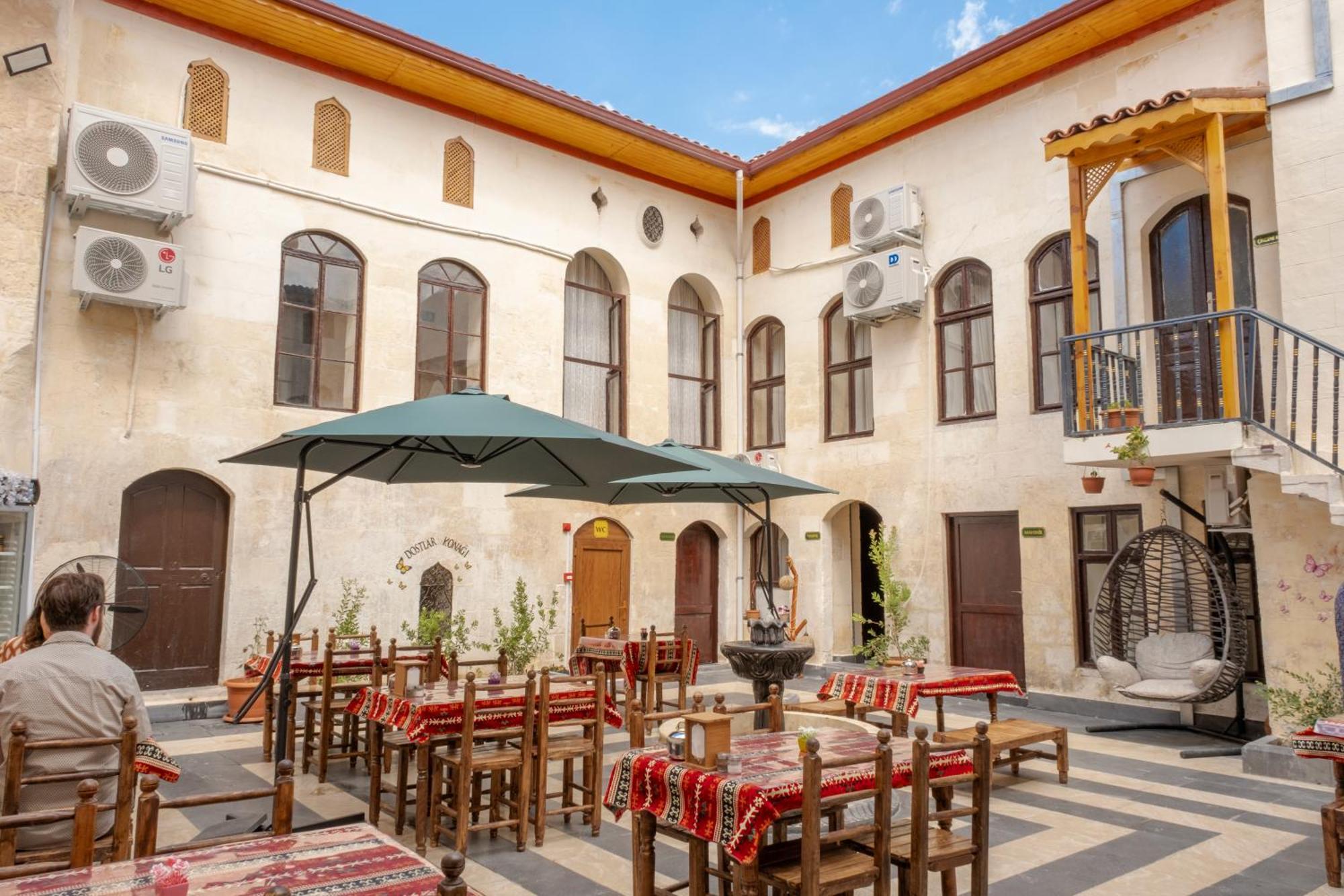 Dostlar Konagi Hotell Sahinbey Exteriör bild